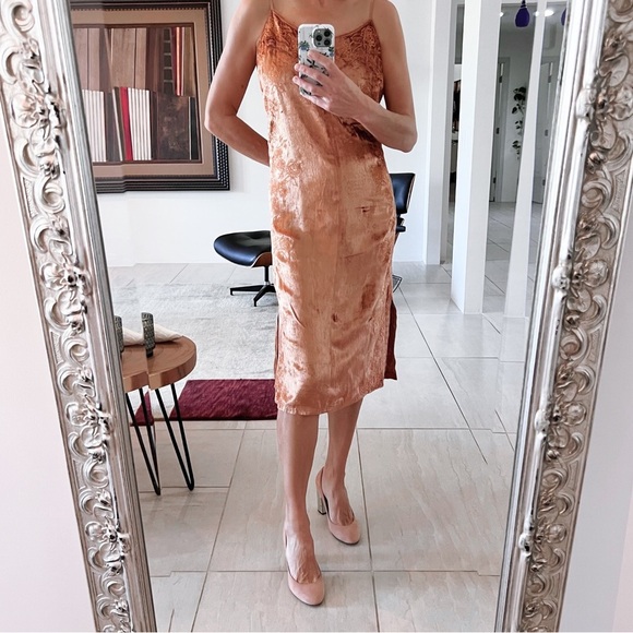 Anthropologie Lucie Embroidered Velvet Slip Dress Size 6P - Picture 1 of 15